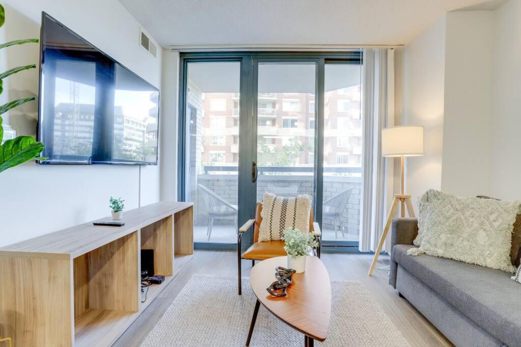Sensational 1 Bedroom At Ballston Place With Gym Arlington