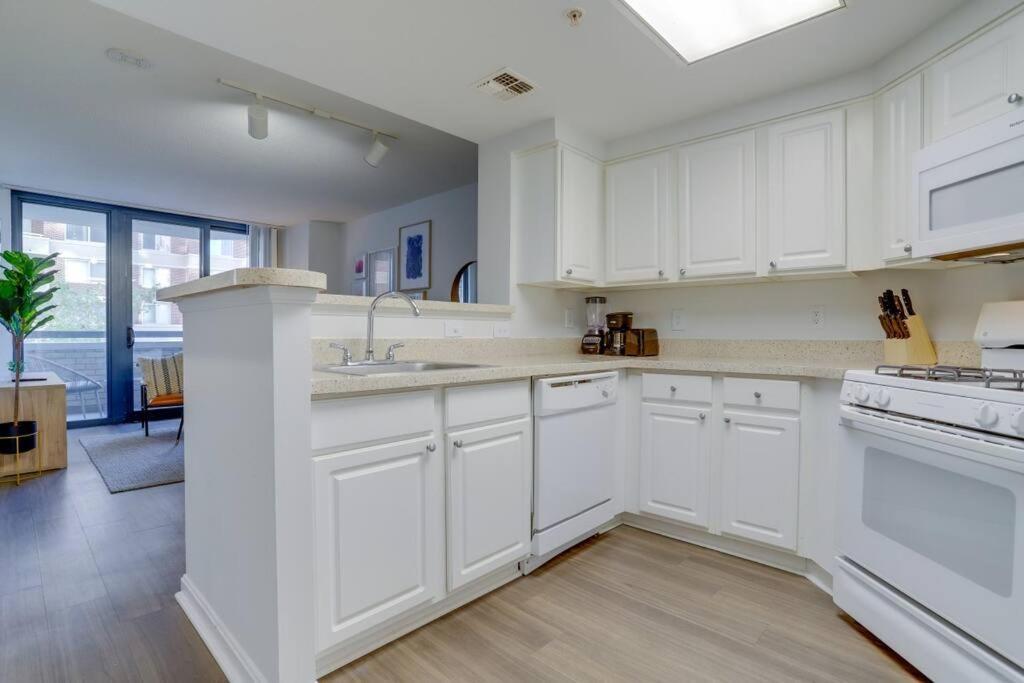 Sensational 1 Bedroom At Ballston Place With Gym Arlington